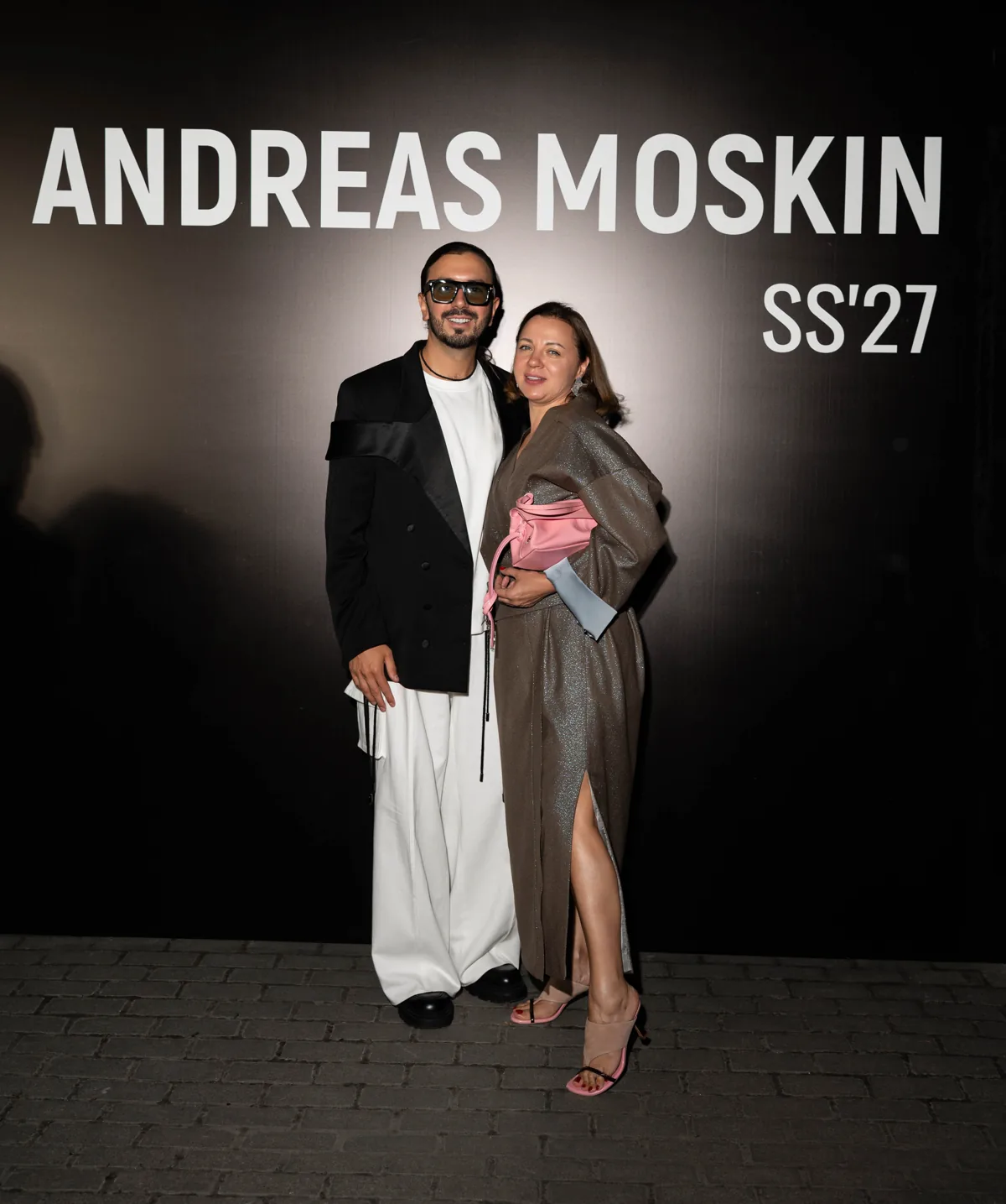 Владислава з дизайнером на показі Andreas Moskin SS'27